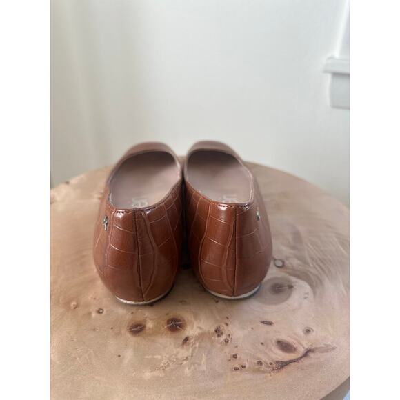 Calvin Klein Brown Croc Embossed Flats Square Toe Size 8M - Picture 2 of 4